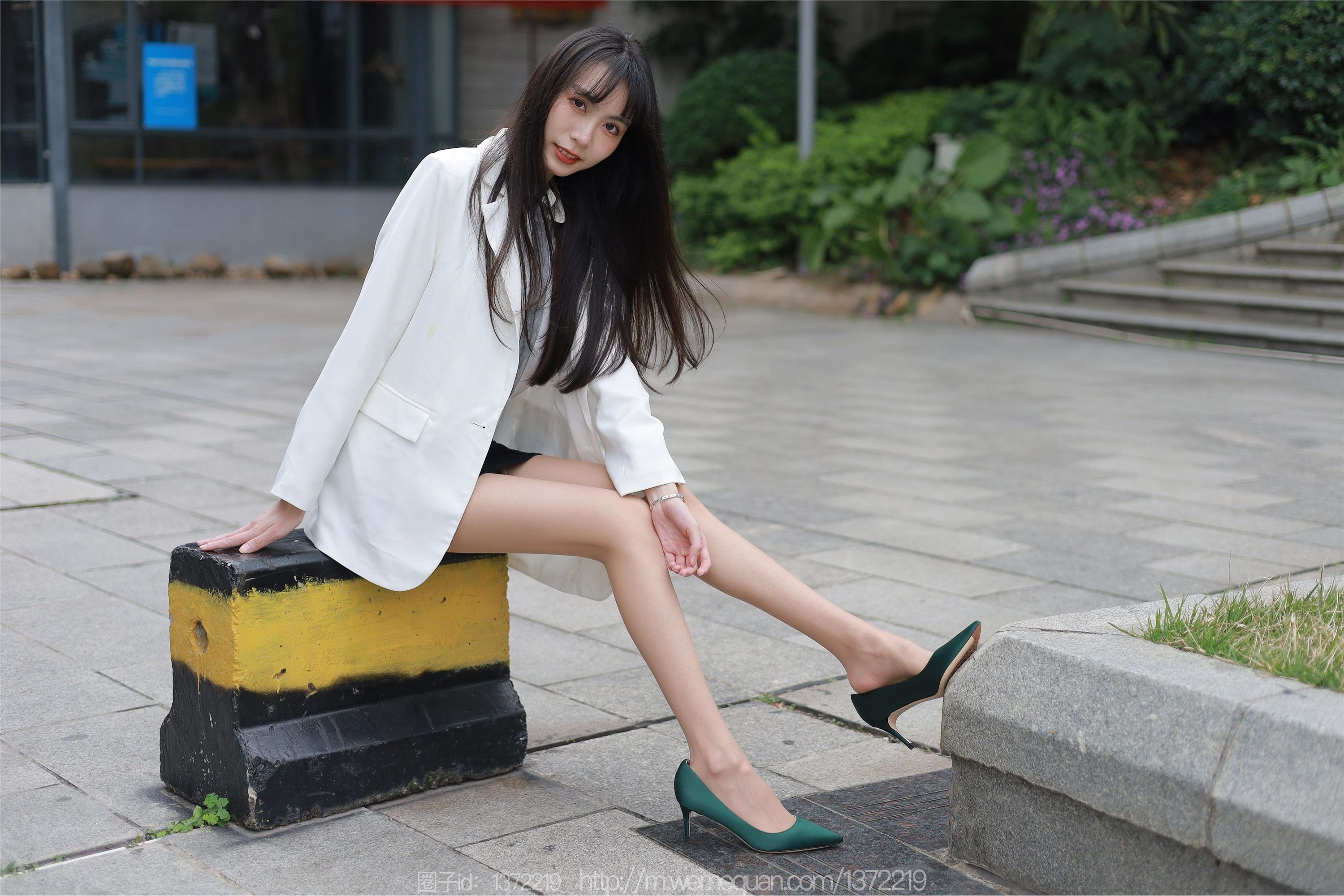 IESS异思趣向  2023.02.18 丝享家 1365 团团《街拍OL美女》